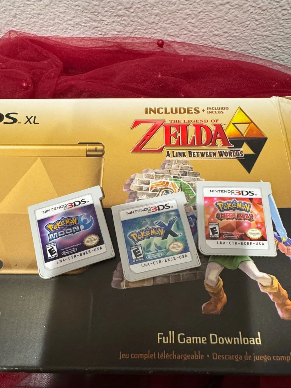 Nintendo 3DS XL Zelda Special Edition Handheld Console with box